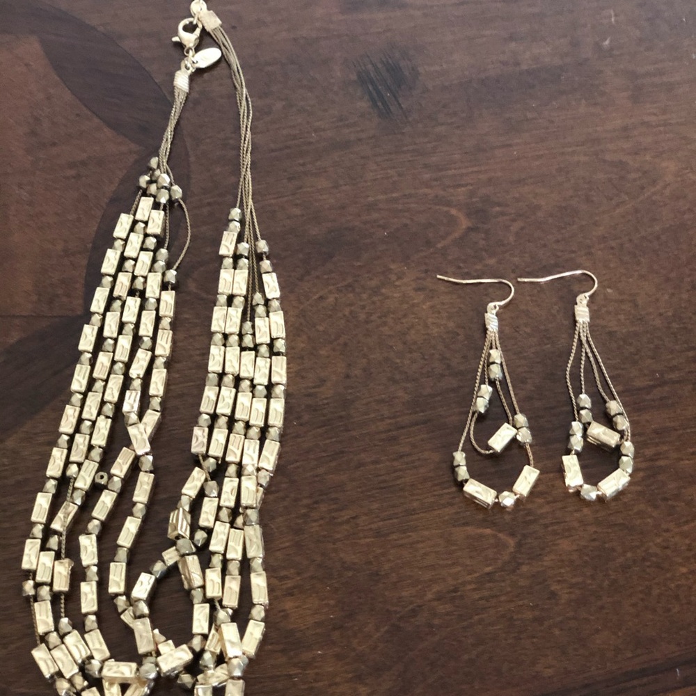 💐HP💐Goldtone Necklace and Earring Set